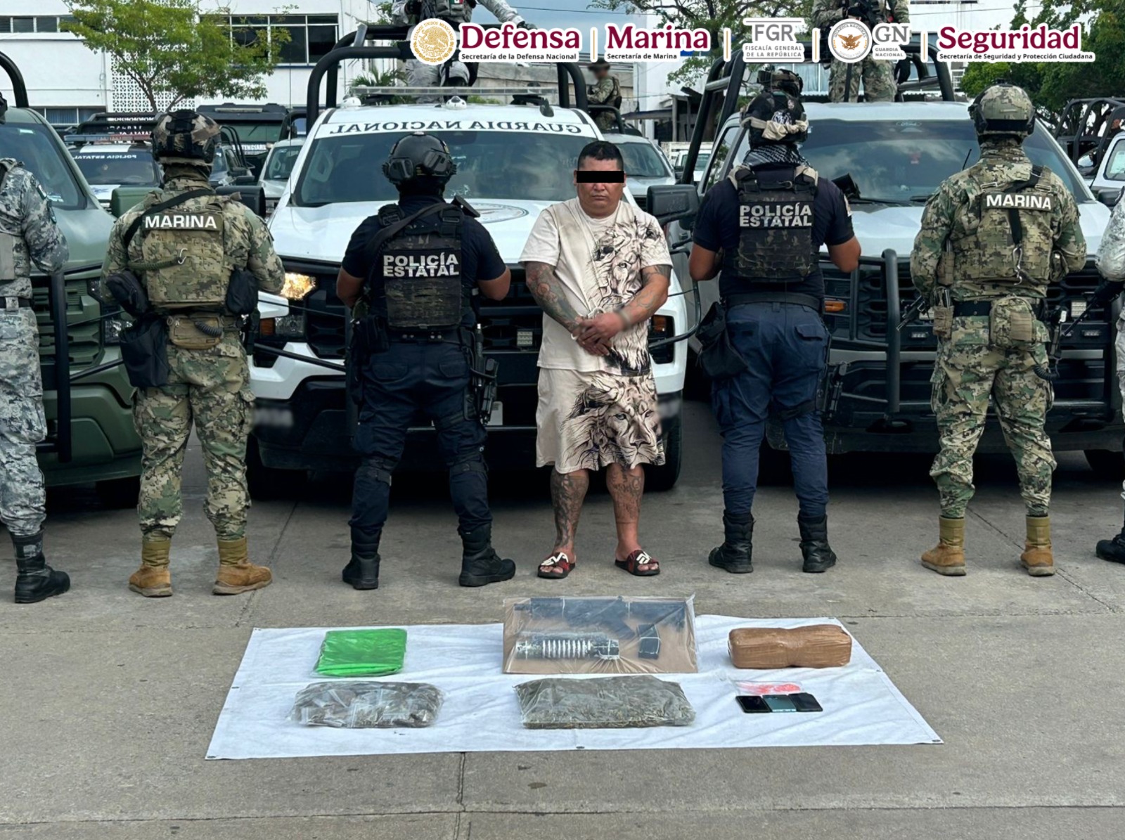 Detienen en Tabasco a una persona con un arma de fuego y dosis de droga